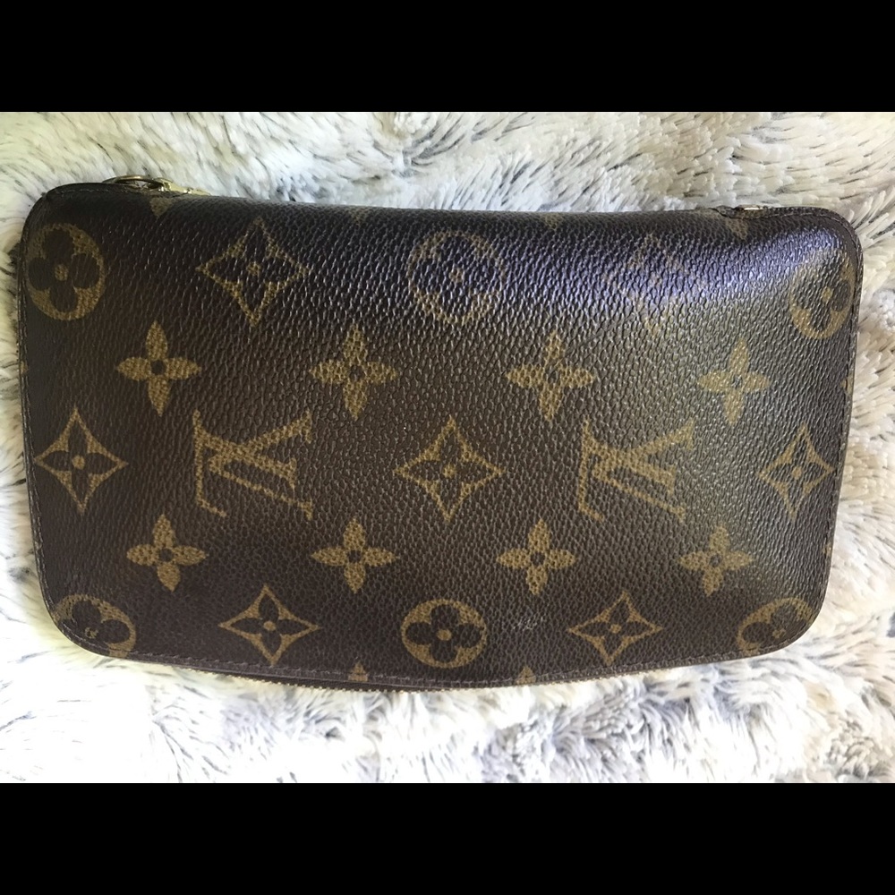 Authentic Louis Vuitton Monogram Organizer
